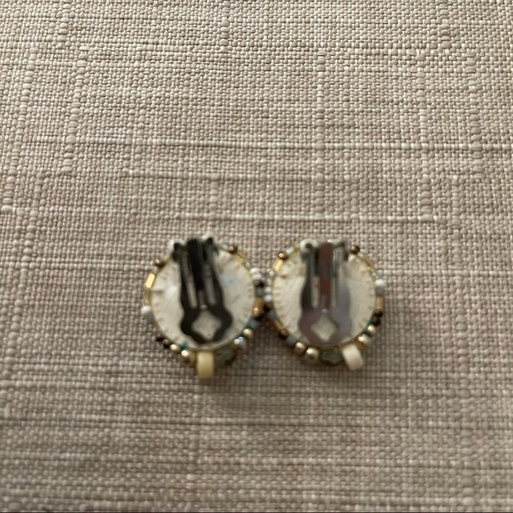 Earring' - Picture 2 of 6